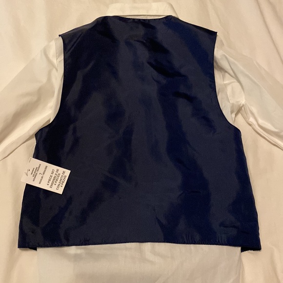 Nautica 4 piece suit - Picture 3 of 5